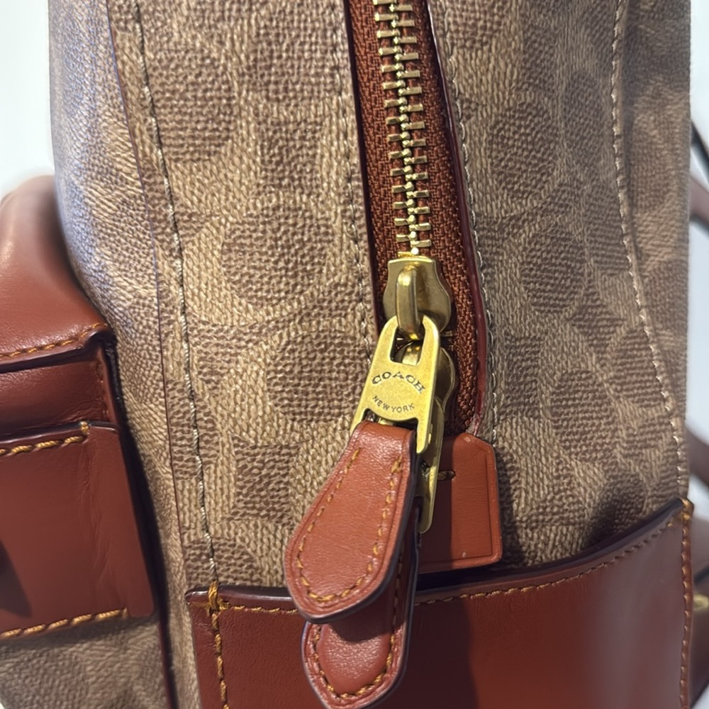 COACH l Restored Campus Backpack In Signature Canvas. Excellent condition! - Picture 6 of 6